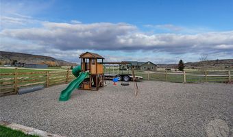 19 Star Haven Dr, Absarokee, MT 59001