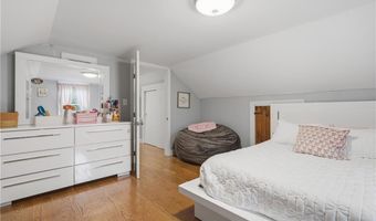 1070 Tarkiln Rd, Burrillville, RI 02830