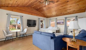 27 Ocean View Dr, Middletown, RI 02842