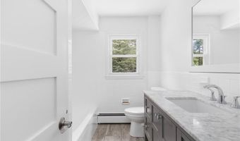 14 Bishop Hill Rd, Johnston, RI 02919