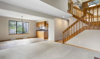827 E WINDFIELD Pl, Appleton, WI 54911