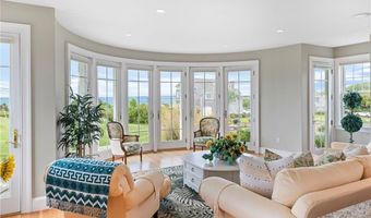 41 Castle Hill Ave, Newport, RI 02840