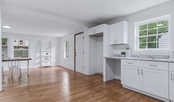 8 Angela Ct, North Providence, RI 02904