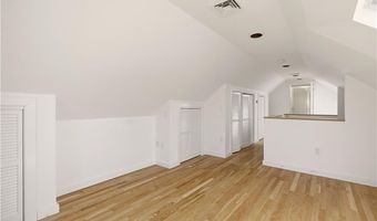 15 Hammersmith Rd 30A, Newport, RI 02840