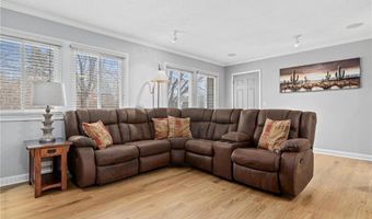 7093 146th St W, Apple Valley, MN 55124
