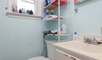 72 Terrace St, Bergenfield, NJ 07621
