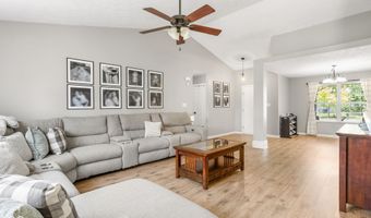 6102 Boulder Dr, Anderson, IN 46013