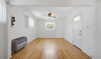 15924 Hanover Ave, Allen Park, MI 48101