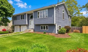 12 Pat Dr, Lincoln, RI 02865