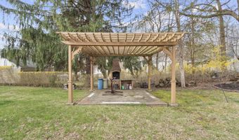 75 Linda Dr, Bridgeport, CT 06606