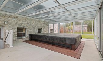 100 CARROLL Dr, Annapolis, MD 21403
