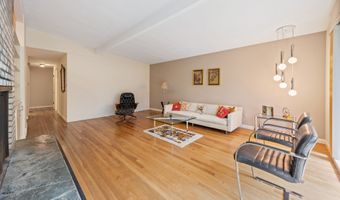 74 Woods Rd, Bethany, CT 06524