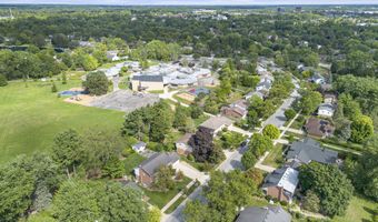 2222 Delaware Dr, Ann Arbor, MI 48103