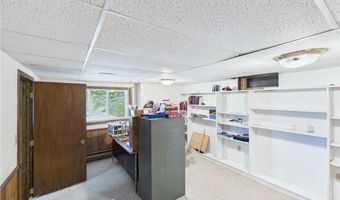 16714 Queens Rd, Avon, MN 56310