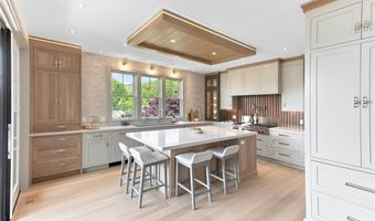 35 Coggeshall Ave, Newport, RI 02840