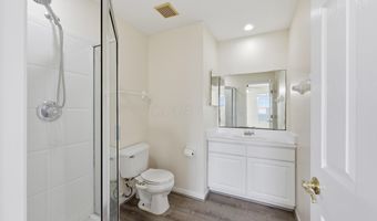 1075 Shady Lake Dr, Columbus, OH 43228