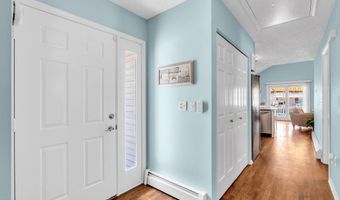 82 Spinnaker Ct, Bayville, NJ 08721