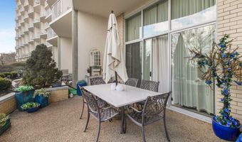1200 N NASH St 211, Arlington, VA 22209