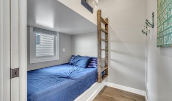 41 Dewey St, Arnolds Park, IA 51331