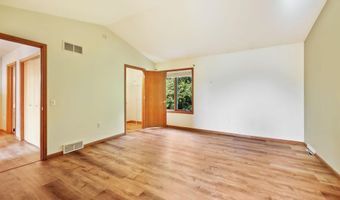 5 Cocoa Beach Dr, Madison, WI 53719