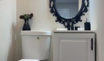 14 Cross St, Andover, NJ 07801