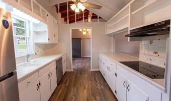2623 Hatch Pkwy N, Baxley, GA 31515