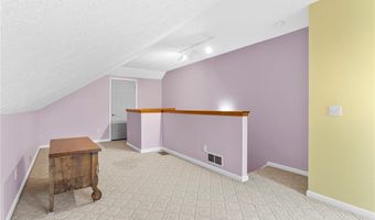 324 Buttermere Ln, Amherst, OH 44001