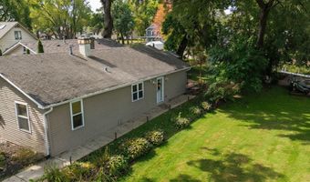 39450 N Circle Ave, Antioch, IL 60002