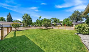 2885 Iris St, Anderson, CA 96007