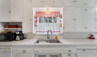 817 Maple St, Alexandria, MN 56308