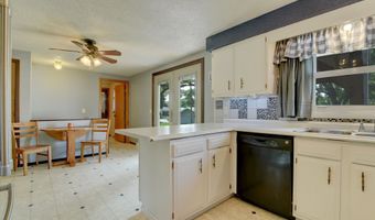 907 A Ave, Armstrong, IA 50514