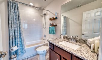 6136 VOYAGERS Pl, Apollo Beach, FL 33572