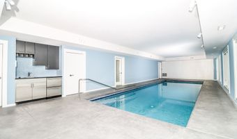 13 Kellogg St, Brookfield, CT 06804