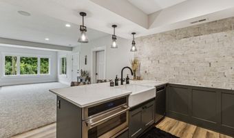 1836 Falcon Dr, Polk City, IA 50226