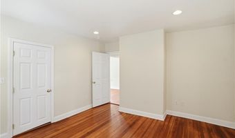 8 Mann Ave, Newport, RI 02840