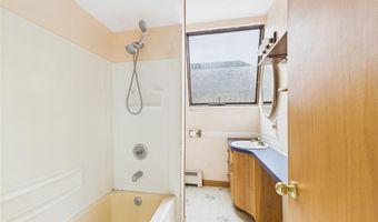 61 Blanding Ave, Barrington, RI 02806