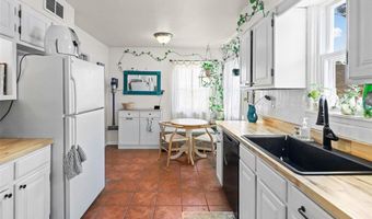 1103 DOUGLAS St, Alton, IL 62002