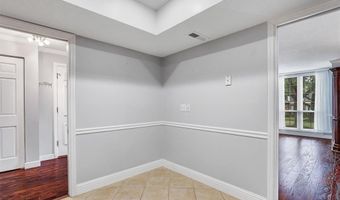 917 Claytonbrook Dr 1, Ballwin, MO 63011