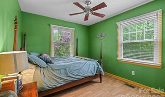 98 Pensacola Ave, Arden, NC 28704