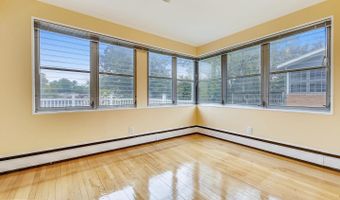 5813 MIDHILL St, Bethesda, MD 20817