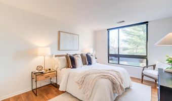 4936 SENTINEL Dr 302, Bethesda, MD 20816