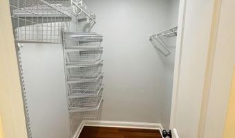 922 S WASHINGTON St S #112, Alexandria, VA 22314