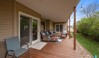 1005 Walnut St, Beresford, SD 57004