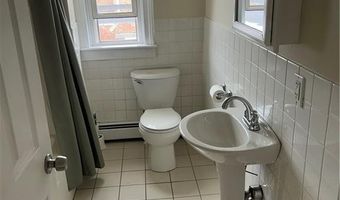 575 Main St 2B, East Greenwich, RI 02818