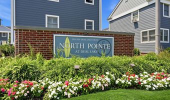 304 Deal Lake Dr 32, Asbury Park, NJ 07712