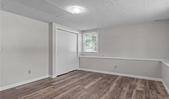 25 High St, Warwick, RI 02886
