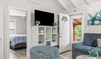 51 Osceola Ave, Narragansett, RI 02882