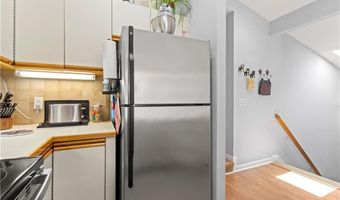 755 Williamsburg Cir, Warwick, RI 02886