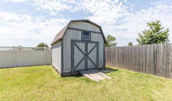 506 Fieldcrest Dr, Chickasha, OK 73018