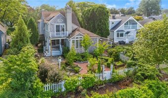 128 Eustis Ave, Newport, RI 02840